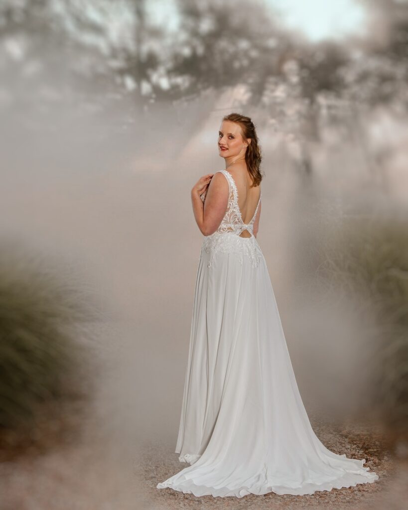 Julia bij de beeldentuin in Gees