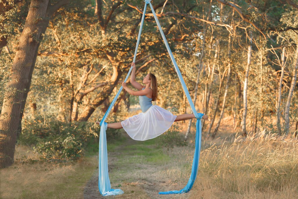 Annika tijdens een silk rope actie