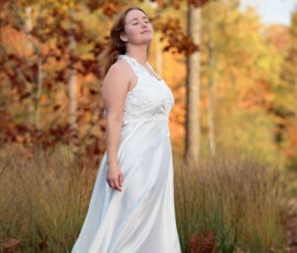 Naomi in de herfst bij Stegeren