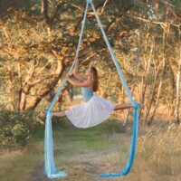 Annika tijdens een silk rope actie